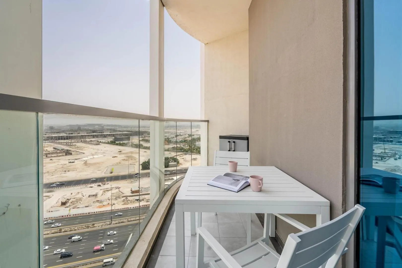 Guestready - Spectacular Retreat At Bayz Tower Lejlighed Dubai
