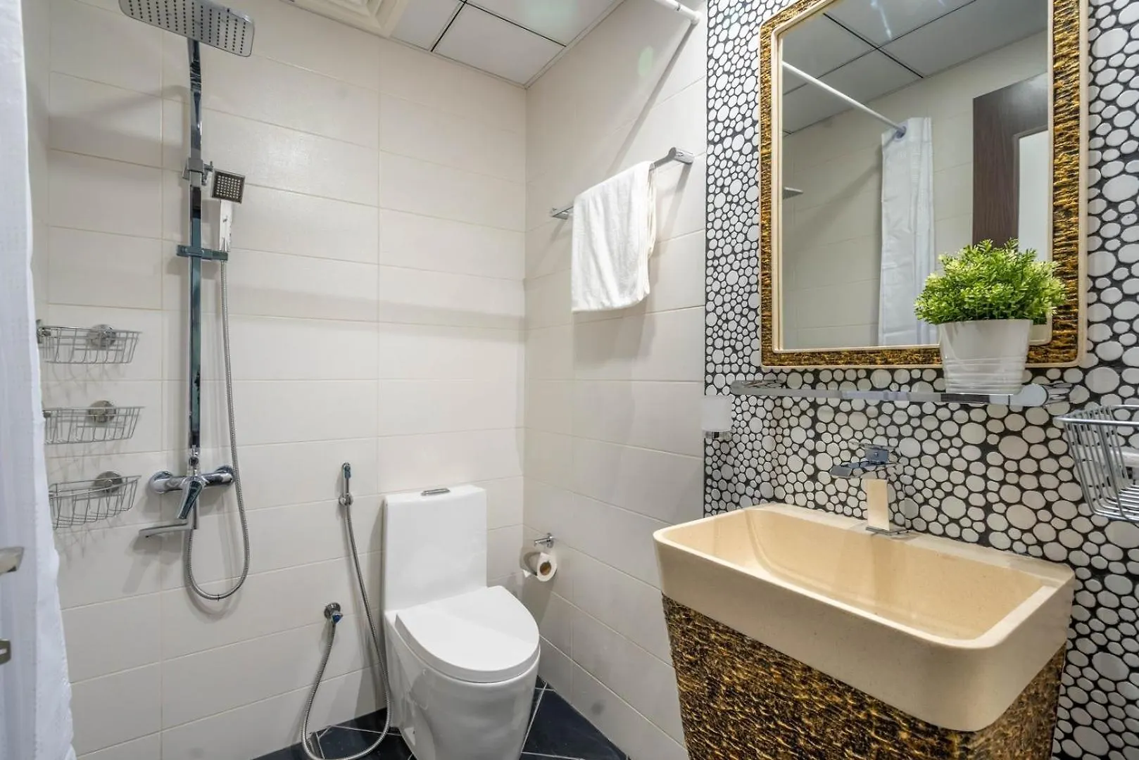 Guestready - Spectacular Retreat At Bayz Tower Apartment Dubai